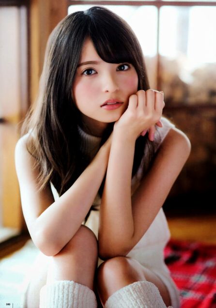 乃木坂46白石麻衣、幼少期の姿に「既に可愛い」「美人のルーツ」の声