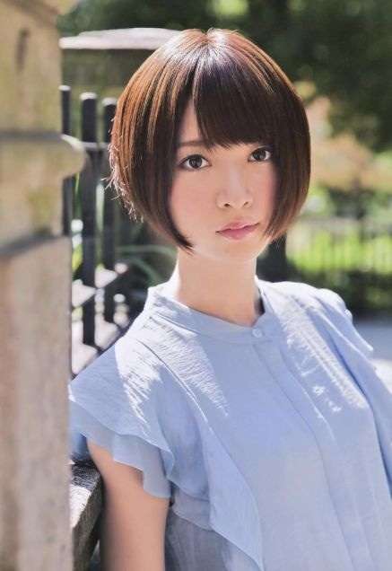 乃木坂46白石麻衣、幼少期の姿に「既に可愛い」「美人のルーツ」の声