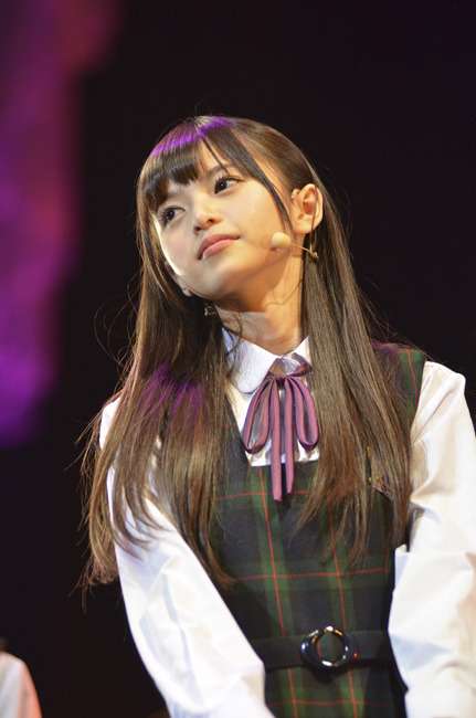 乃木坂46白石麻衣、幼少期の姿に「既に可愛い」「美人のルーツ」の声