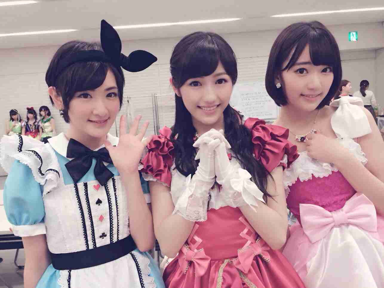 乃木坂46白石麻衣、幼少期の姿に「既に可愛い」「美人のルーツ」の声