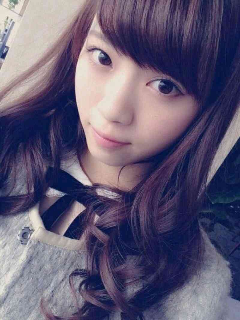 乃木坂46白石麻衣、幼少期の姿に「既に可愛い」「美人のルーツ」の声