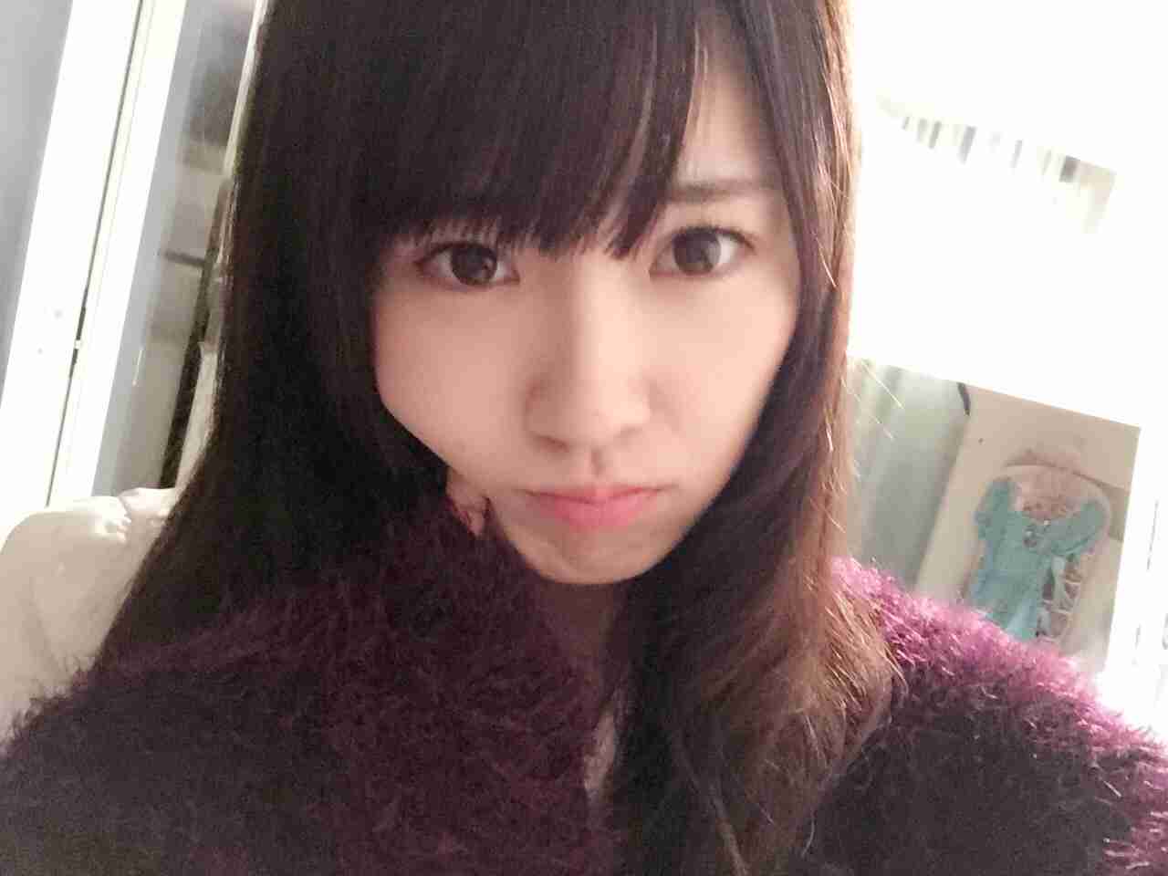 乃木坂46白石麻衣、幼少期の姿に「既に可愛い」「美人のルーツ」の声