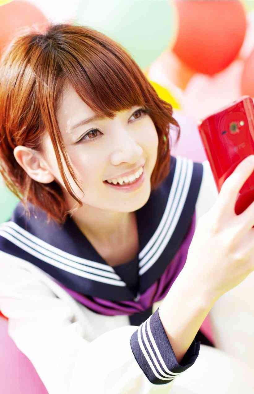 乃木坂46白石麻衣、幼少期の姿に「既に可愛い」「美人のルーツ」の声