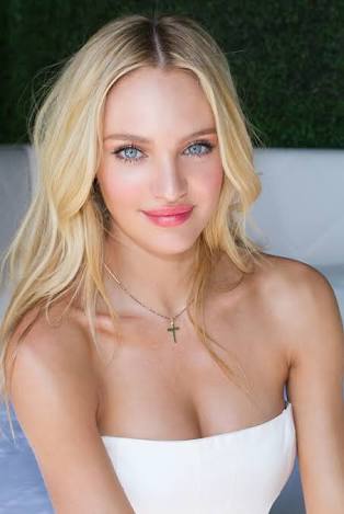 ランジェリー美女集結「ヴィクトリアズ・シークレット」ファッションショー セレーナ・ゴメスらLIVEと豪華融合＜写真特集＞
