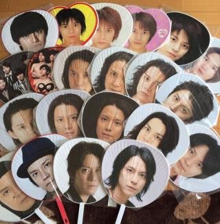 アイドルのうちわ画像をひたすら貼り付けるトピ