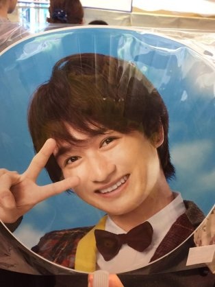 アイドルのうちわ画像をひたすら貼り付けるトピ
