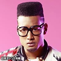 年齢と髪型教えてください!