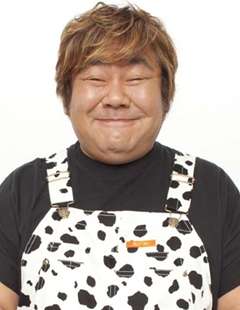 目が笑ってないと言われる人