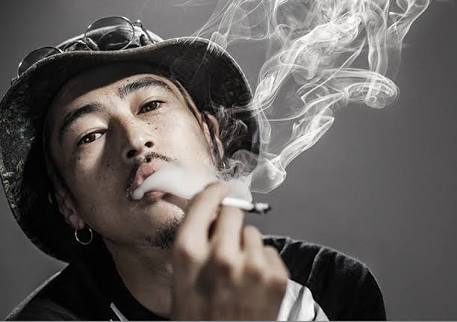 一回死んだつもりで生きている人いますか