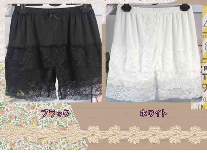 スカートの下に下着以外で何か履きますか？