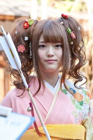 AKB48渡辺麻友、前髪ばっさりイメチェン姿を公開　小嶋陽菜らメンバーも絶賛「かわいいわ」