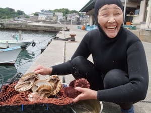 色っぽ過ぎる海女キャラ「碧志摩メグ」公認を撤回…海女さん309人署名　作者申し出　三重県志摩市