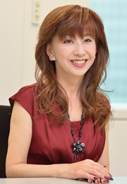 元AKB48板野友美の妹・板野成美が本格女優デビュー