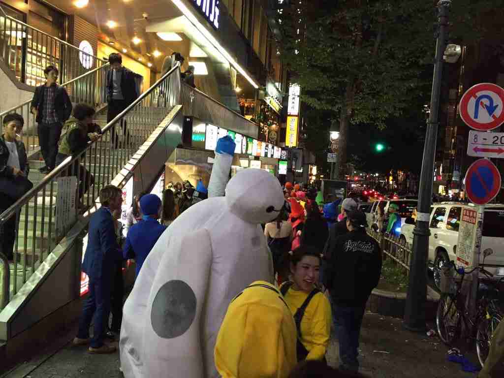 【ハロウィーン騒動】とうとう逮捕者 無職男、エアガンのようなもので警察官を殴打