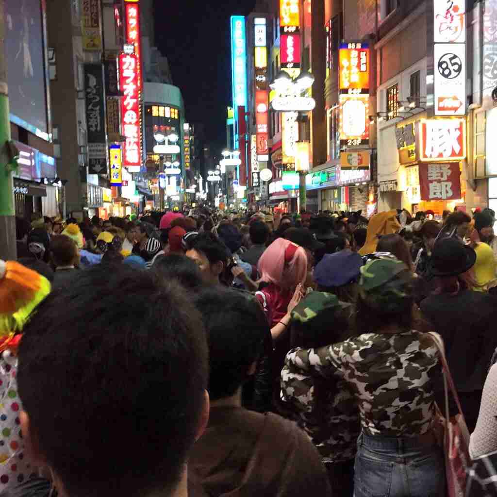 【ハロウィーン騒動】とうとう逮捕者 無職男、エアガンのようなもので警察官を殴打