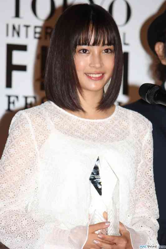 広瀬すずのツインテールに舌出し笑顔が破壊力ありすぎると話題に「鬼可愛い」「キュン死ぬ…」
