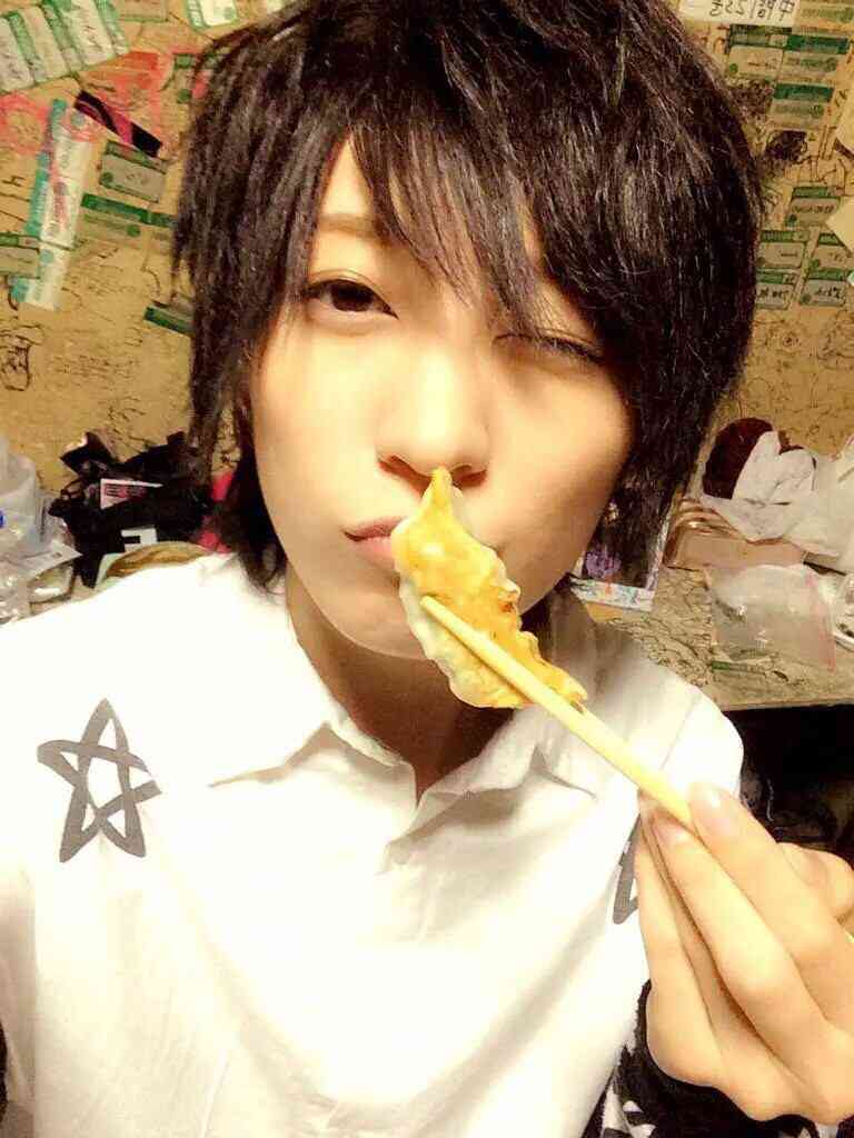男装した女性有名人の画像を貼るトピ