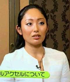 「愛しています」安藤美姫、恋人の優勝を3カ国語で熱烈祝福