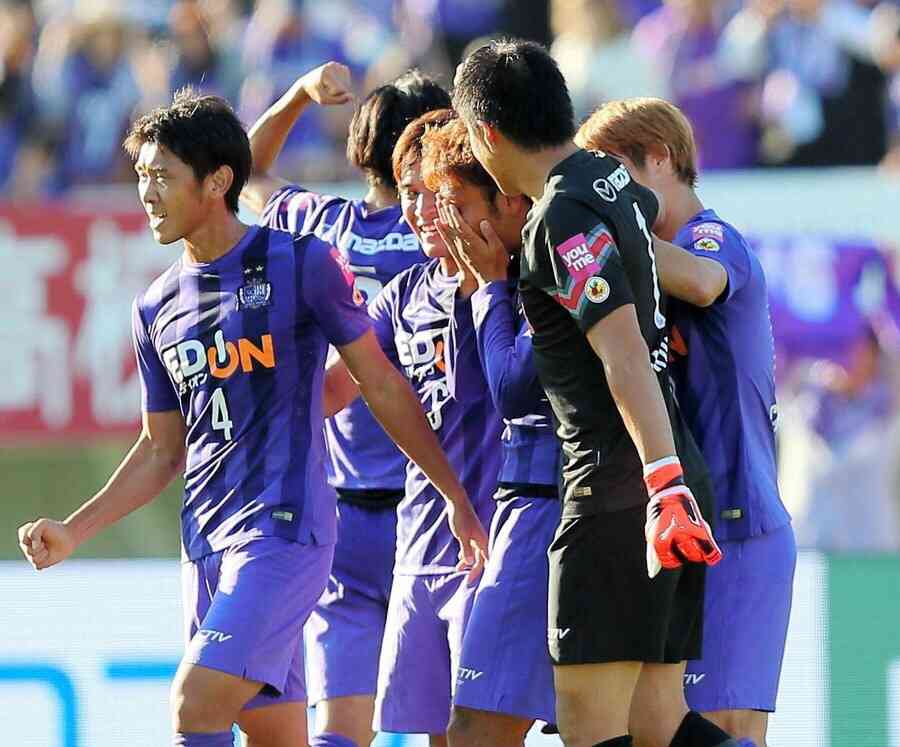 スポーツチ一ムどこを応援していますか？