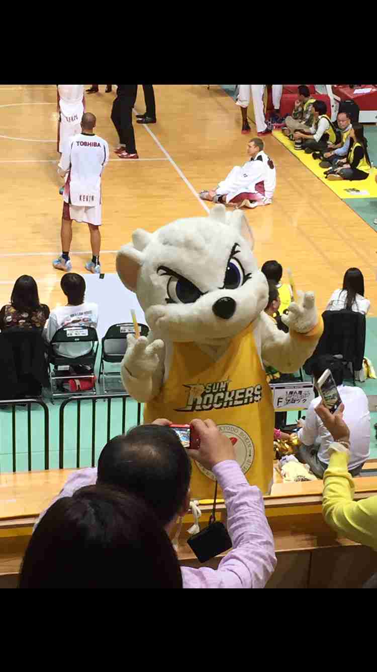 スポーツチ一ムどこを応援していますか？