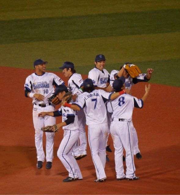 スポーツチ一ムどこを応援していますか？