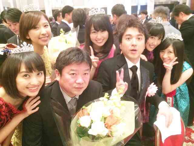 広瀬すず、吉田羊らが華やかドレスで「報知映画賞」受賞　前田敦子、本田翼も駆けつける