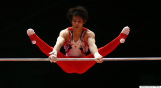 【アダルト注意】日本を代表するイケメン体操選手、ハーレム状態の猥褻画像が流出？
