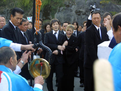 小室哲哉、パチンコ業界に参入