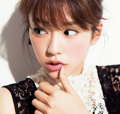 “キス魔”の桐谷美玲が現れた、キュートな写真に「場所変わって」の声