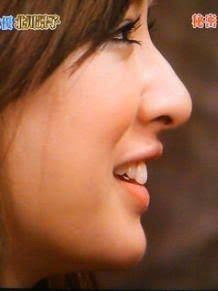 北川景子、艶やか着物姿&上品SEXYドレスで美脚チラリ