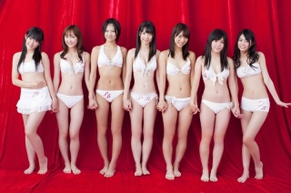 ヒールを履いてない脚の画像