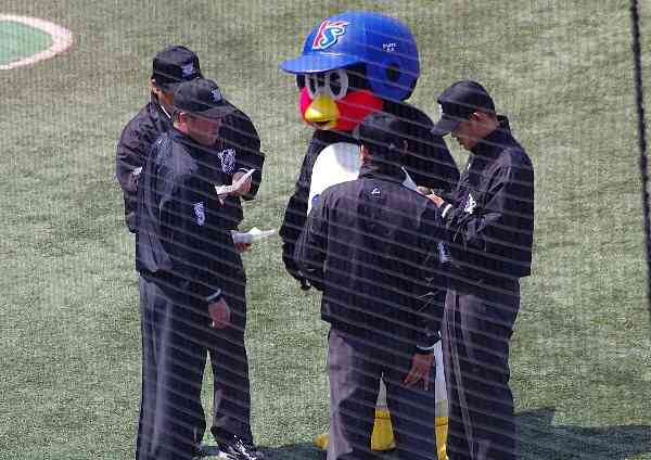 つば九郎が好きな人〜!
