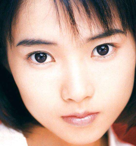 安倍なつみのDカップがあわや…!“宿敵”後藤真希に対抗心むき出し?