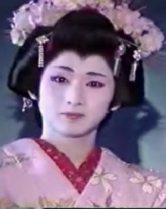 女装が似合う男性有名人