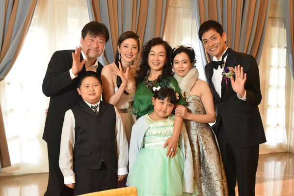 「笑顔」が印象的な芸能人は？