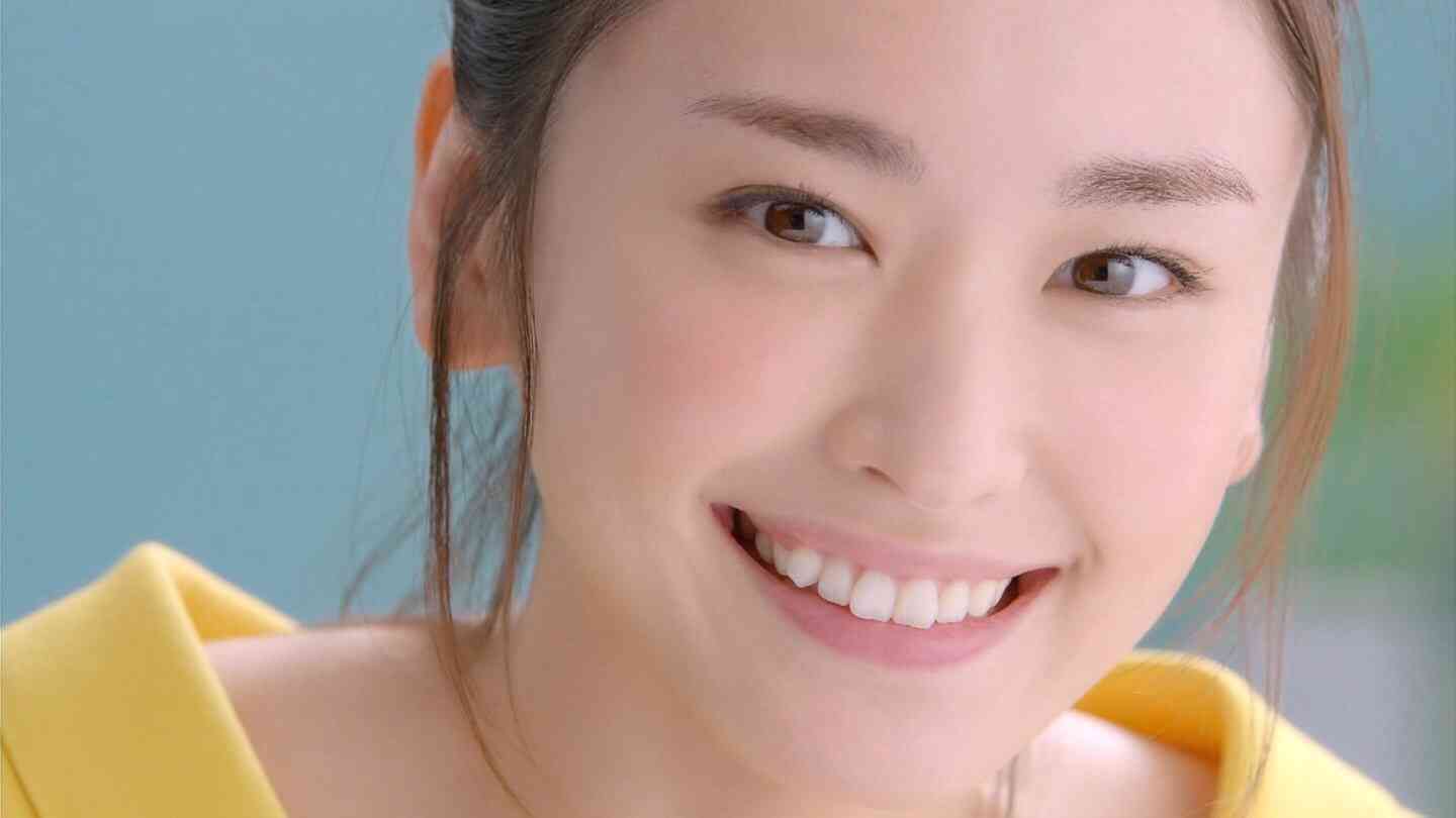 「笑顔」が印象的な芸能人は？