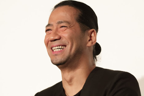 EXILE、卒業の松本利夫・USA・MAKIDAIにサプライズ！ツアー最終日にHIROが登場で花束を贈呈