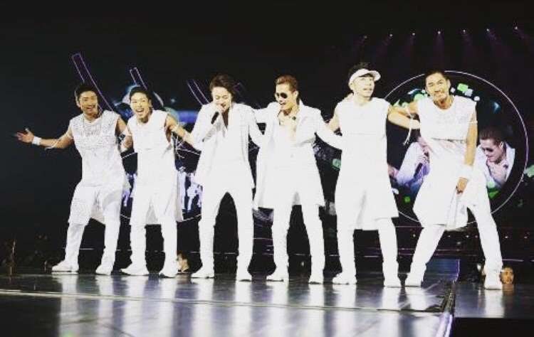 EXILE、卒業の松本利夫・USA・MAKIDAIにサプライズ！ツアー最終日にHIROが登場で花束を贈呈