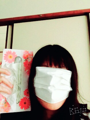 顔、ティッシュ箱より小さいですか？