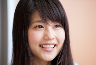 顔、ティッシュ箱より小さいですか？