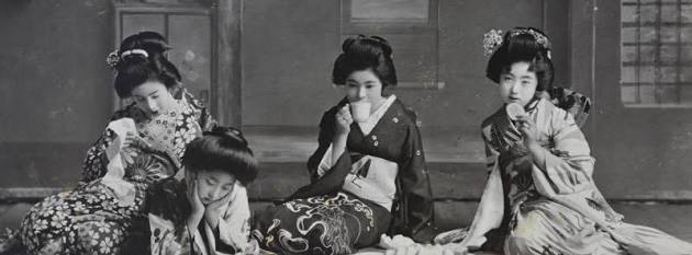 ガルちゃん白黒写真展開催