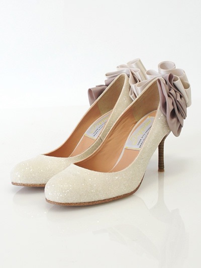 ベッキー、朝の生番組出演!何事もなかったかのように進む。ゲス川谷絵音とはすでに決別報道