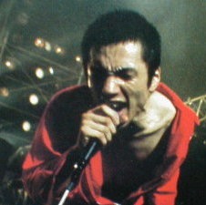 好きなアーティストのLIVE中の画像を貼るトピ