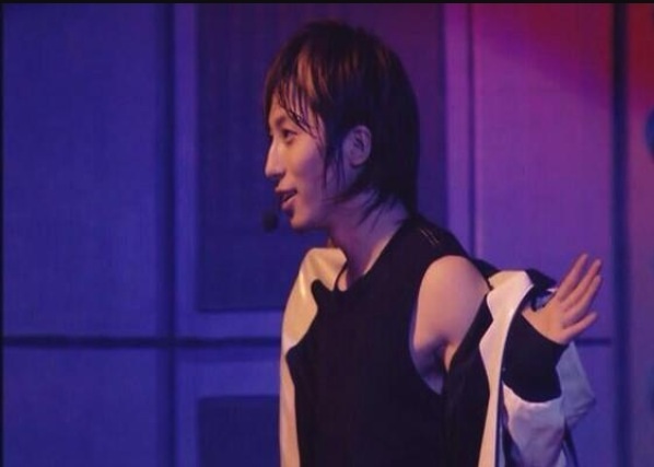 好きなアーティストのLIVE中の画像を貼るトピ