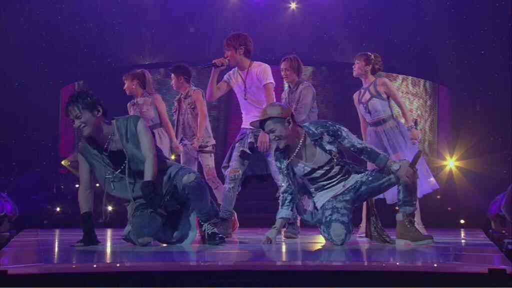 好きなアーティストのLIVE中の画像を貼るトピ
