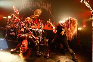 好きなアーティストのLIVE中の画像を貼るトピ