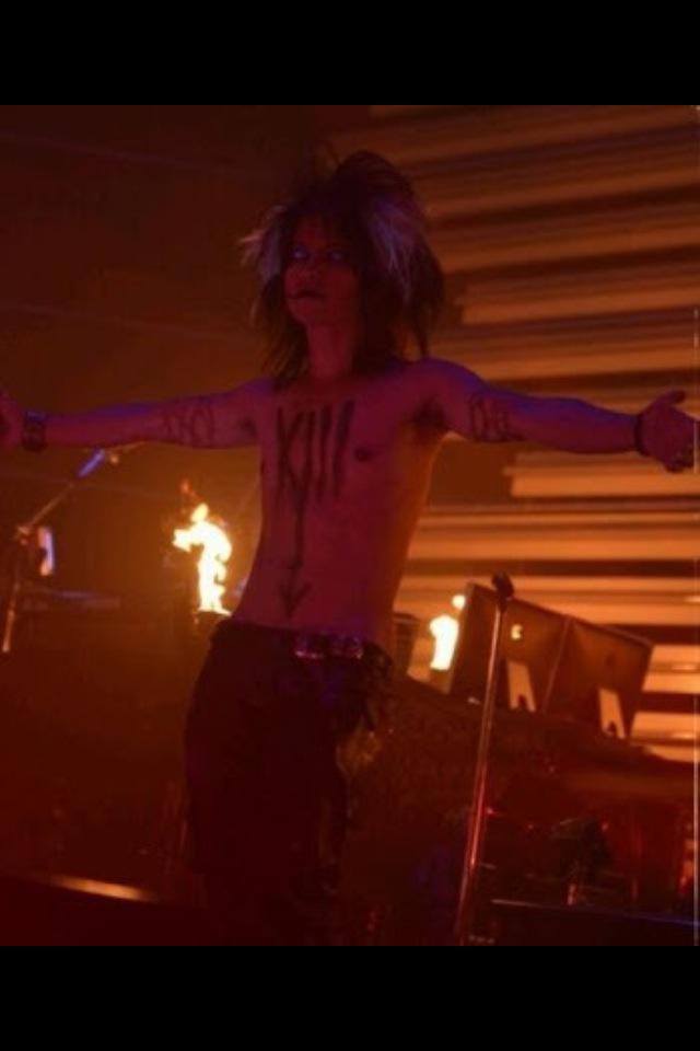 好きなアーティストのLIVE中の画像を貼るトピ