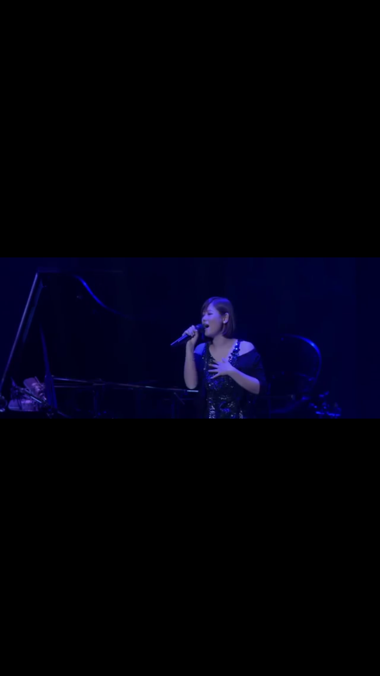好きなアーティストのLIVE中の画像を貼るトピ