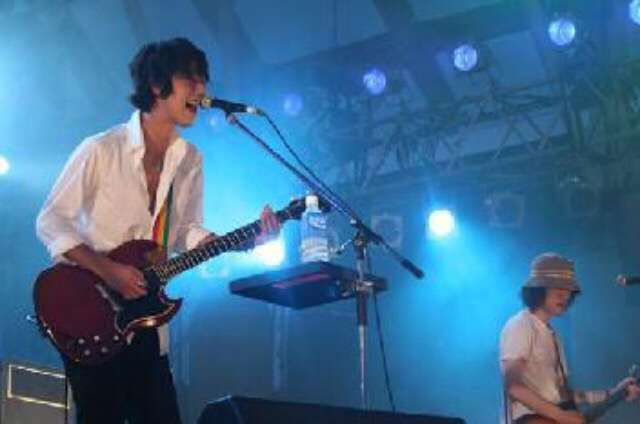 好きなアーティストのLIVE中の画像を貼るトピ