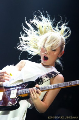 好きなアーティストのLIVE中の画像を貼るトピ
